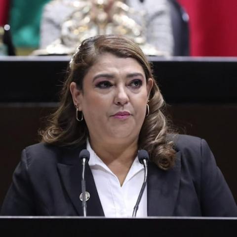Moni Becerra