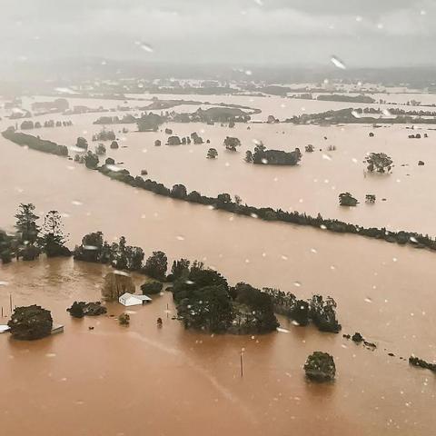Inundaciones en Australia dejan 50 mil personas aisladas