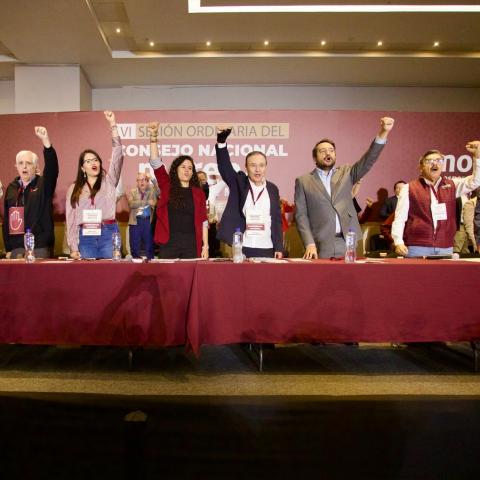 Morena prohíbe el nepotismo, opulencia y "extravagancias" para todos sus militantes