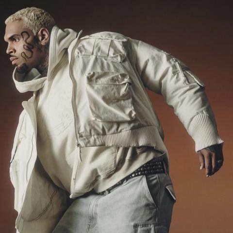 Chris Brown queda libre bajo fianza tras arresto en Londres