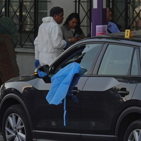 Separan del cargo a jefes policiacos tras doble homicidio de colaboradores de Brugada en CDMX