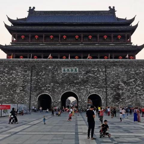 Colapsa parte del techo de la "torre del tambor" en china tras 650 años de historia