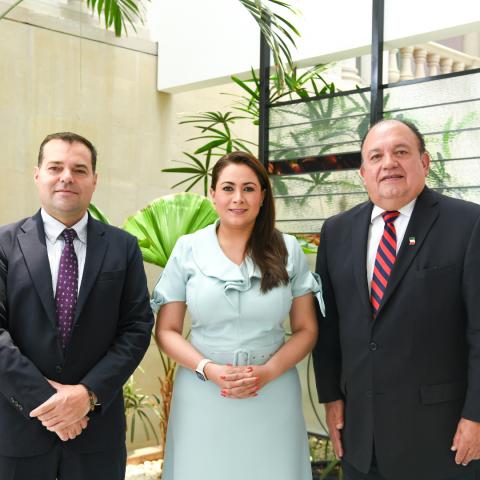 Tere Jiménez y Salomón Rosas