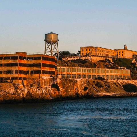 Trump ordena reabrir la prisión de Alcatraz