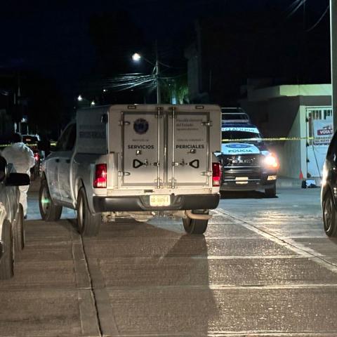 Sucedió durante la madrugada cuando la presunta distribuidora de drogas fue interceptada por sujetos que viajaban en un auto