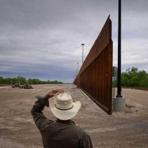 Texas frena la construcción del muro fronterizo con México