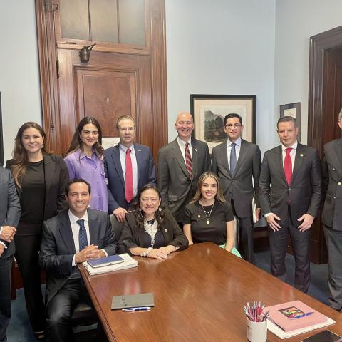 Reunión con legisladores