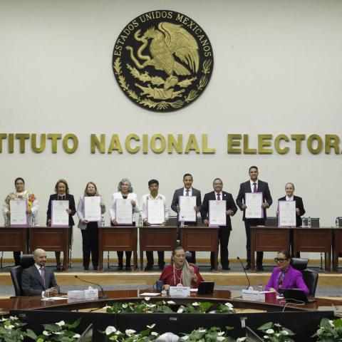 INE entrega constancias de mayoría a los próximos 9 ministros de la Suprema Corte