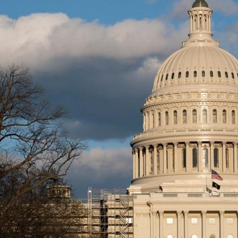 Senado de EE. UU. propone reducir impuesto a remesas de 3.5% a 1% en proyecto de ley fiscal de Trump