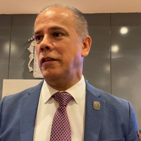 "Cuando uno aprieta, hay reacciones": Responde Estado ante aparición de mantas