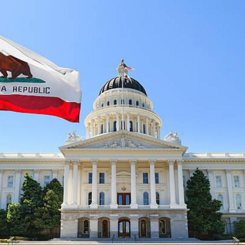 Capitolio de California llama a Senadores a votar contra gravamen a remesas