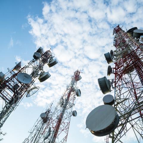 Diputados reciben Ley del Telecom; prometen revisión con "responsabilidad"