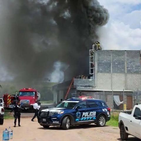 Algunos bomberos sufrieron estragos por intoxicación pero fueron atendidos en el mismo lugar