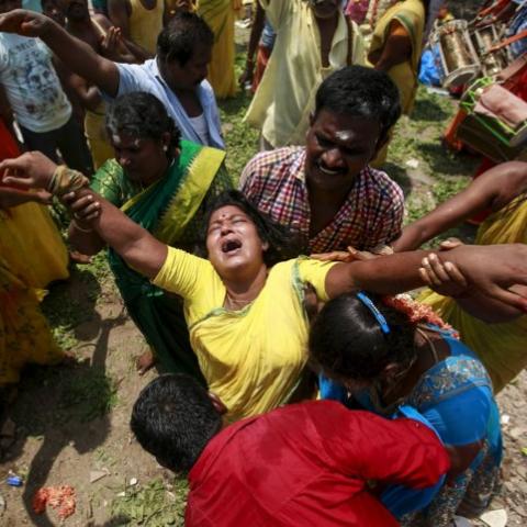 Campesinos matan a familia acusada de brujería en India