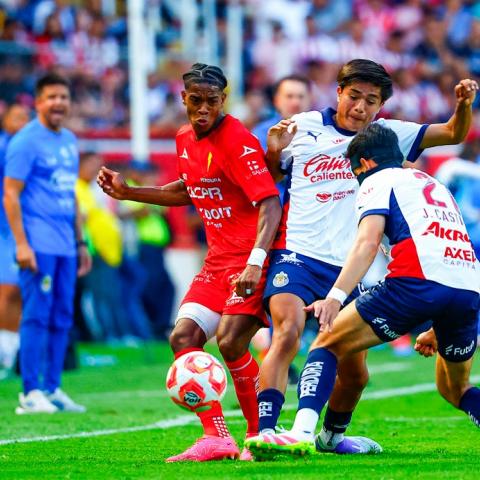 Necaxa 2-3 Chivas
