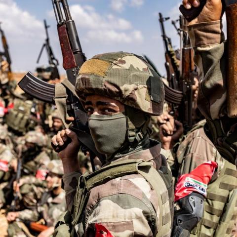 Siria despliega tropas armadas tras enfrentamientos que dejaron 89 muertos