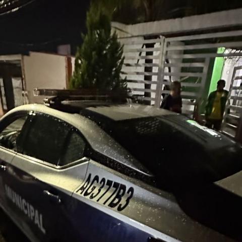 Una laguna mental lo dejó indefenso en la calle, pero los uniformados lo auxiliaron