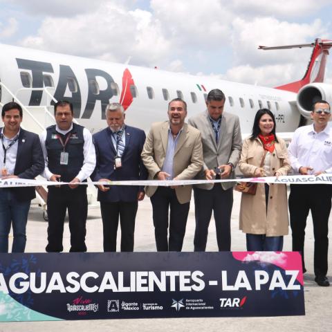 Inauguran ruta La Paz - AGS; primos 8 vuelos están agotados 