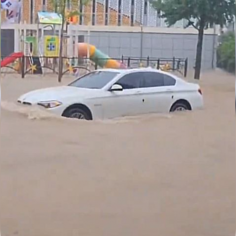 Auto inundado