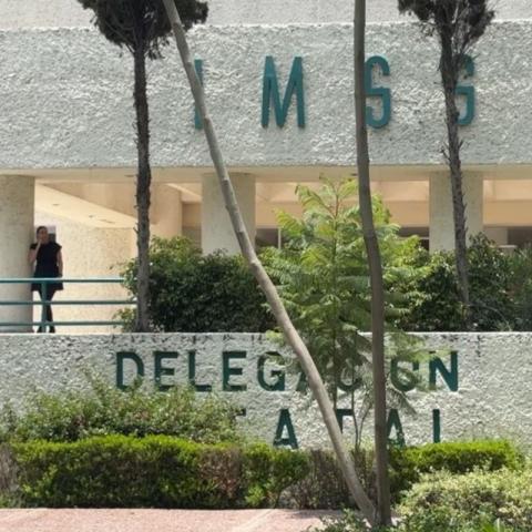 Confirma IMSS que continuará con construcción de clínica para hemodiálisis, pese a rechazo de pacientes