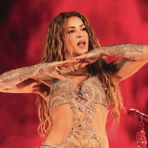 Shakira se solidariza con afectados por inundaciones en Texas y anuncia donativos