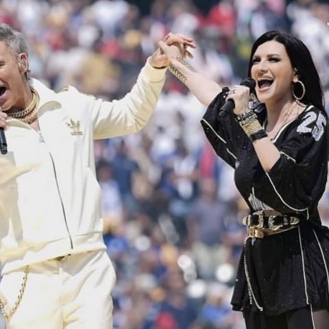La aparición de Laura Pausini y Robbie Williams en la final del Mundial de Clubes