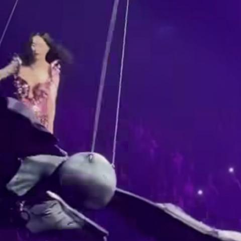Falla estructura en la que volaba Katy Perry e