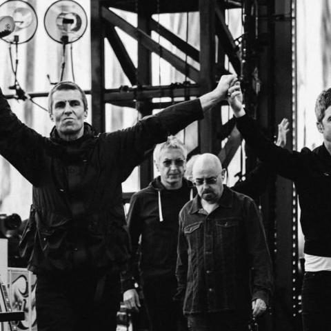 Hermano de Noel y Liam Gallagher es acusado de delitos sexuales en medio del regreso de Oasis