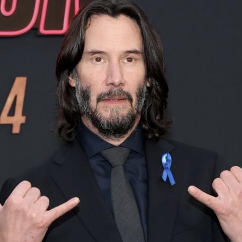 Autoridades de Chile entregan relojes que habían sido robados a Keanu Reeves