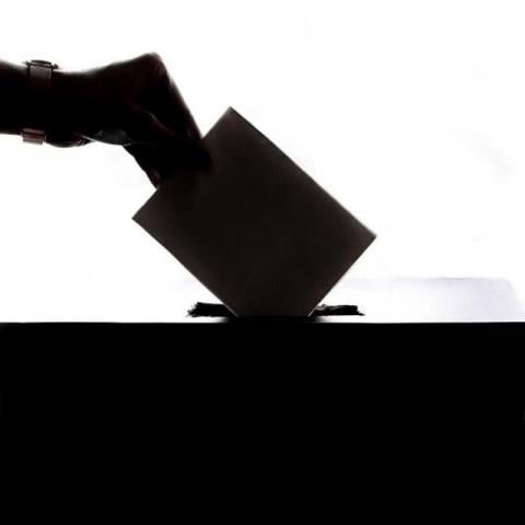 Exrepresentantes del INE piden a Sheinbaum una reforma electoral consensuada
