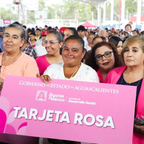 Mujeres con Tarjeta Rosa