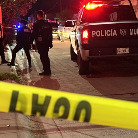 La advirtieron que se tenía que ir de su casa, pero al ver que ésta regresaba decidieron cumplir con su amenaza