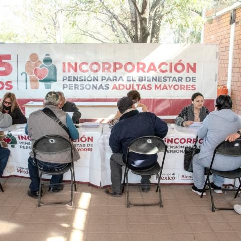 Billón de pesos a programas sociales afectará a todo el país: Empresarios se dicen preocupados