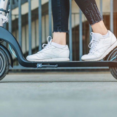 Es oficial: Por ley scooters no pueden circular a más de 25k/m y se prohíbe a menores de 16 años