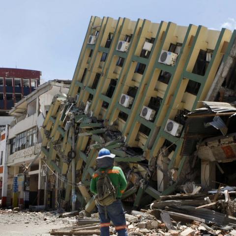 Se registran 13 sismos en 30 minutos en Guatemala; reportan daños en edificios
