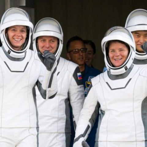 Cuatro astronautas regresan a la Tierra tras cinco meses en la Estación Espacial Internacional