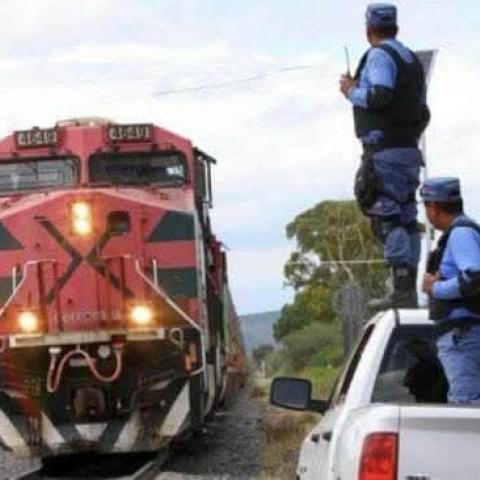 Guardias de seguridad de FERROMEX le dispararon cuando fue sorprendido en flagrancia; el lesionado buscó auxilio en una farmacia