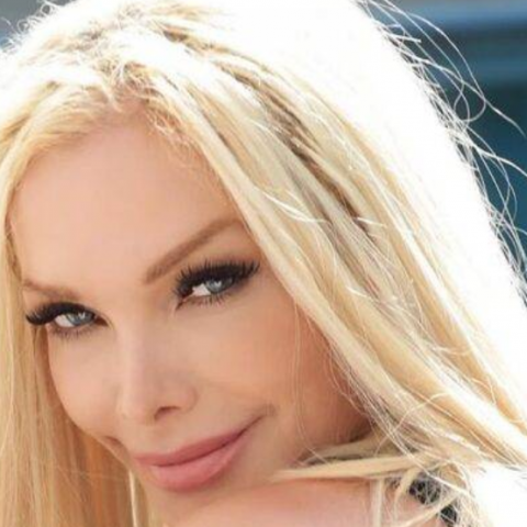 Marisela pospone conciertos por motivos de salud