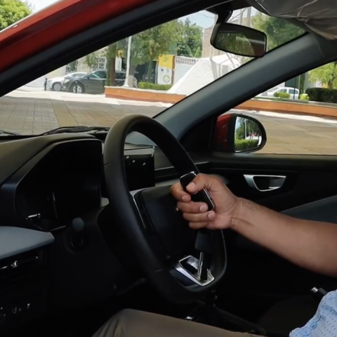 Para disminuir cartera vencida, SFR rifa auto entre quienes hayan pagado sus servicios