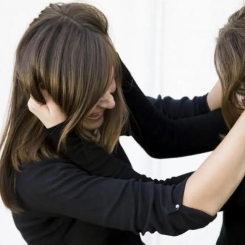 El pleito entre dos mujeres llegó a manos de un Juez y éste vinculó a proceso a quien pide derecho de réplica
