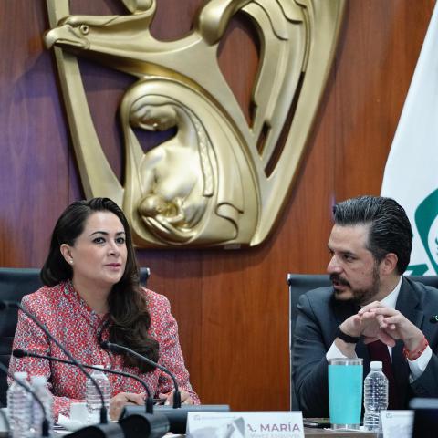 Tere Jiménez y Zoé Robledo