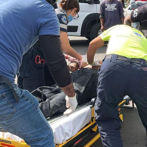 El conductor de la moto fue trasladado con heridas graves al Hospital Hidalgo, donde lamentablemente perdió la vida