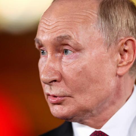 Putin dice que sin acuerdo de paz seguirá guerra en Ucrania