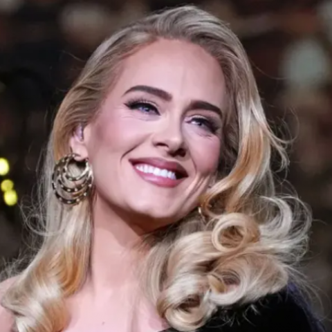 ¿Adele en negociaciones para encabezar el Super Bowl 2026 Halftime Show?