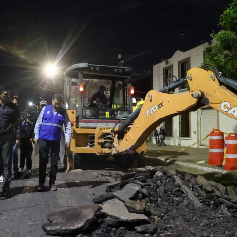 Supervisión del Municipio de Aguascalientes en obras de carpeta asfáltica de Vázquez del Mercado