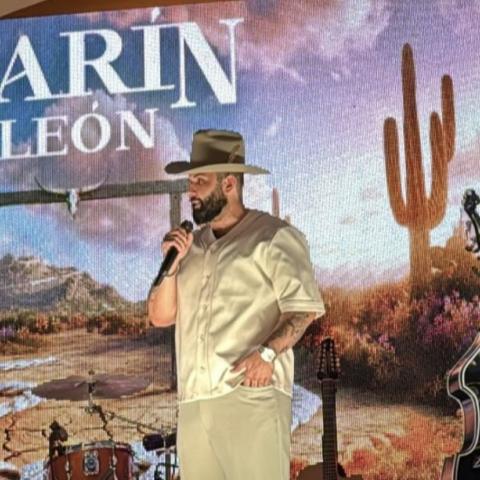 Carín León anuncia que se presentará en Sphere de Las Vegas 