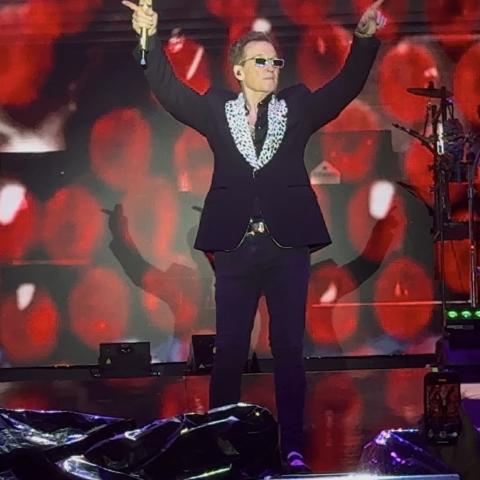 ander Acha le cantan a los hidrocálidos en el Grito de Independencia