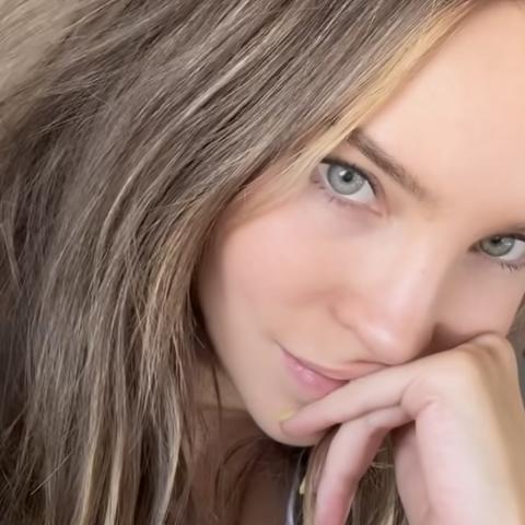 Belinda preocupa a sus fans al informar que se rompió el menisco 