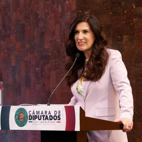 Kenia López Radabán
