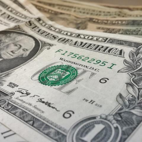 Caída en remesas podría mantenerse durante 2025: Economistas
